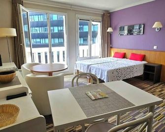 Paris Porte de Versailles Cosy Lodge 2 Appart hôtel parking wifi 4 pers - Issy-les-Moulineaux