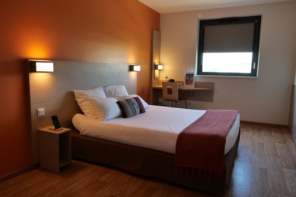 Oneloft Hotel - אוברנאי - חדר שינה