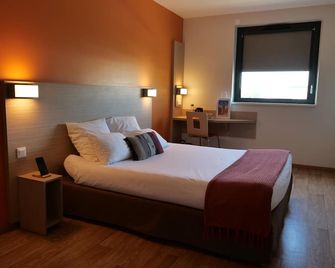 Oneloft Hotel - אוברנאי - חדר שינה