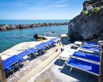 Albergo Italia - Beach Hotel - Ischia