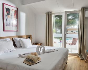 Artemia Aigues-Mortes - Hotel avec piscine - Aigues-Mortes - Habitación