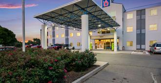 Motel 6 Roswell - Roswell - Building