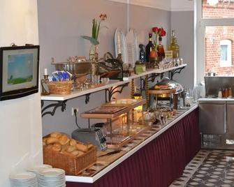 Hotel Ulmenhof & Spa - Bredstedt - Bufé