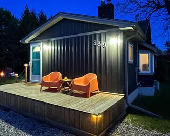 Grey Cottage in Port - Port Stanley - Patio