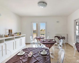 Imperial Exclusive Rooms And Breakfast - Porto Cesareo - Comedor