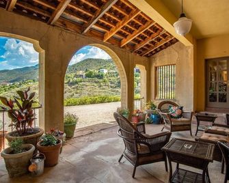 Historic Luxury Mansion in Jerome Views of Sedona - Sedona - Patio