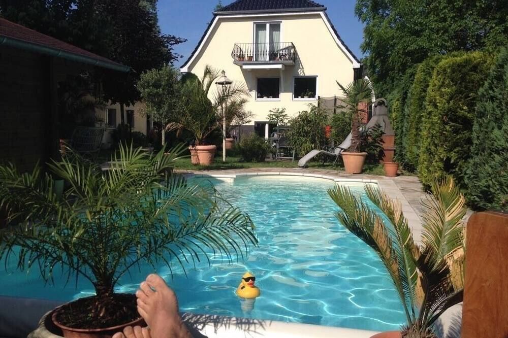 Uebernachten Im Gruenen - גליניק/נורדבאהן - בריכה