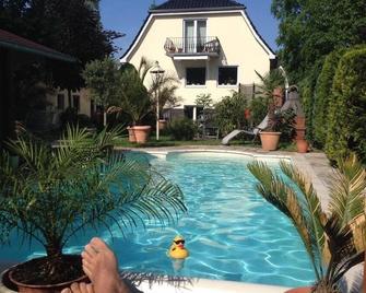 Uebernachten Im Gruenen - Glienicke/Nordbahn - Pool