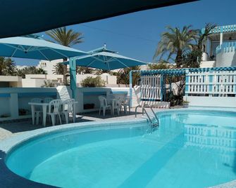 Hotel Le Beau Sejour - מידון - בריכה