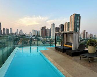 Sj Premium Hotels By Atlantica - Goiânia - Pool