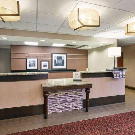 Front desk view of Hampton Inn Peoria-East At The River Boat Crossing