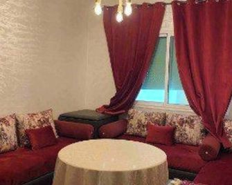 Cozy Apt in the center of meknes - Meknès - Wohnzimmer