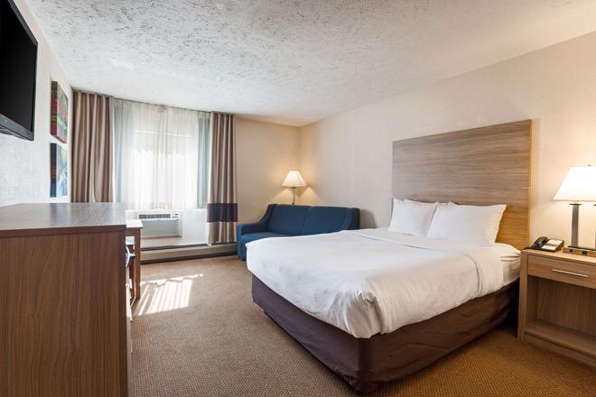 Quality Inn Petoskey 66 1 2 8 Petoskey Hotel Deals