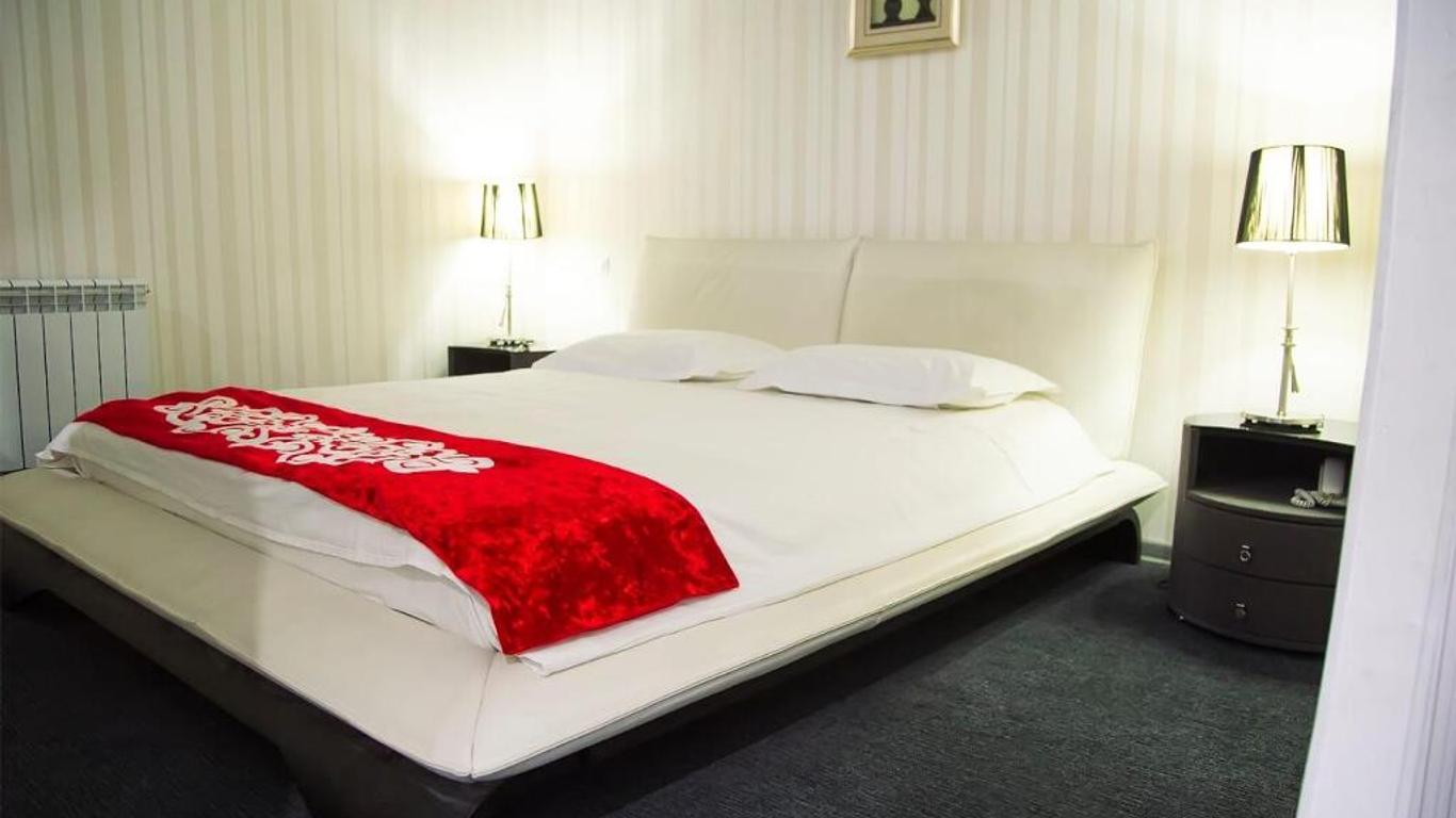 Hotel & Fitness Center Mandarin