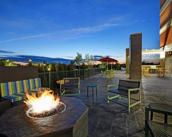Home2 Suites by Hilton Utica - Utica - Patio