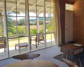 سي فيو نورفولك أيلاند - جزيرة نورفولك - غرفة معيشة