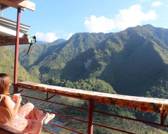 Batad Transient House - Banaue - Balcón