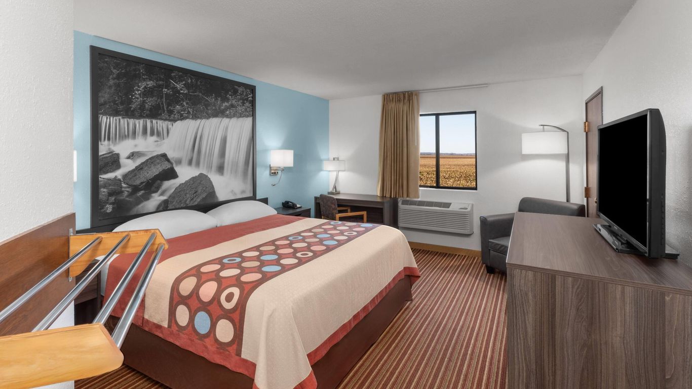 Super 8 by Wyndham Rock Port MO