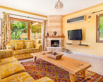 Stunning Villa, Private Heated Pool, Roof Terrace Bar, Pool Table, 200m To Beach - Kalkan - Sala de estar