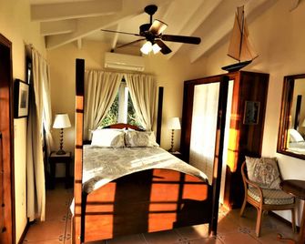 The 'cottage' At Lion's Gate - Check For Our Spring & Summer Specials - قسم خليج كروز - غرفة نوم