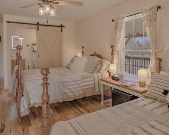 The Inn at Beulah Farm - The Pen - Whitley City - Bedroom