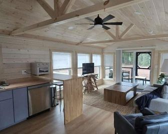 Fisher Cabin - Pittsburg