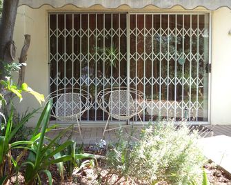 Anri Guesthouse - Bloemfontein - Outdoor view