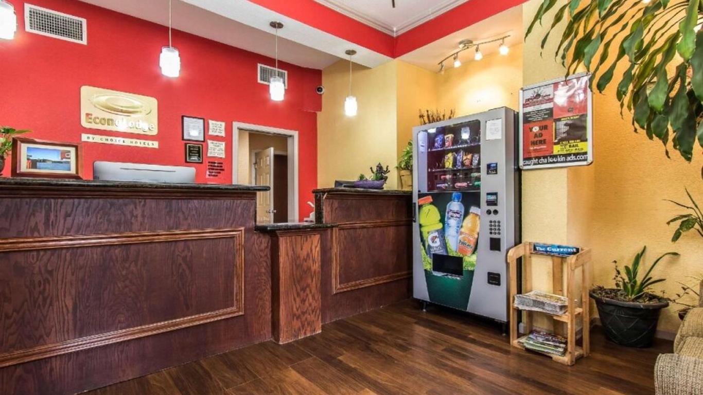 Woodridge Inn and Suites