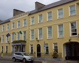 فندق إمبريال - ترالي - مبنى