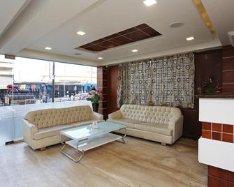 Collection O Mezbaan Regency - Raipur - Lobby