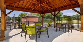 Extended Stay America Suites - Wichita - East - Wichita - Patio