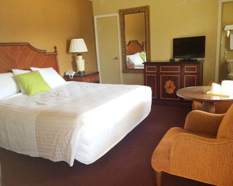 Sundial Lodge - Redding
