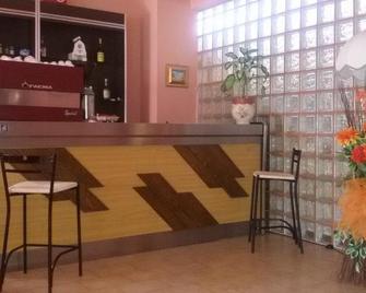Hotel Le Vigne - Contigliano - Front desk