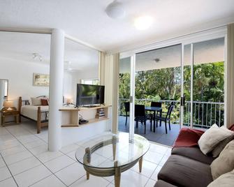 Golden Sands Beachfront Resort - Cairns - Olohuone