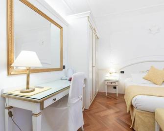 Hotel Croce Bianca - Asiago - Спальня