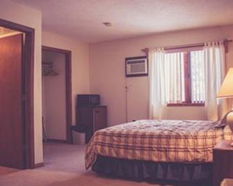 North Ironwood Acres - Black River Lodge - Ironwood