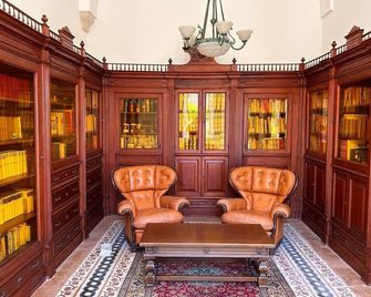 Historic home with large garden and swimming pool, pets allowed - Carpignano Salentino