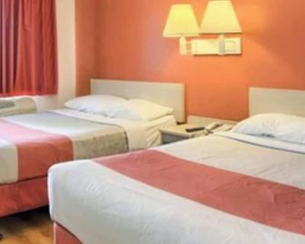Motel 6-New Cumberland, Pa - Harrisburg - Hershey South - New Cumberland - Bedroom