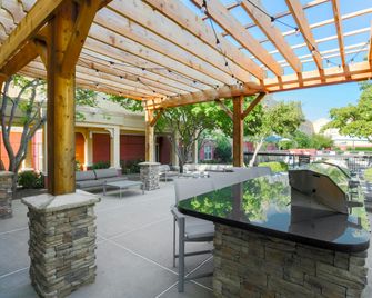 Homewood Suites by Hilton Southwind - Hacks Cross - Memphis - Innenhof