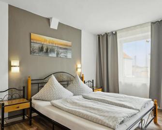 2 Bedroom Gorgeous Apartment In Malchow - Malchow - Schlafzimmer
