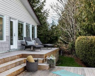 Drift / Oceanfront / Sauna / Van Isle / Salish Sea - Comox - Patio