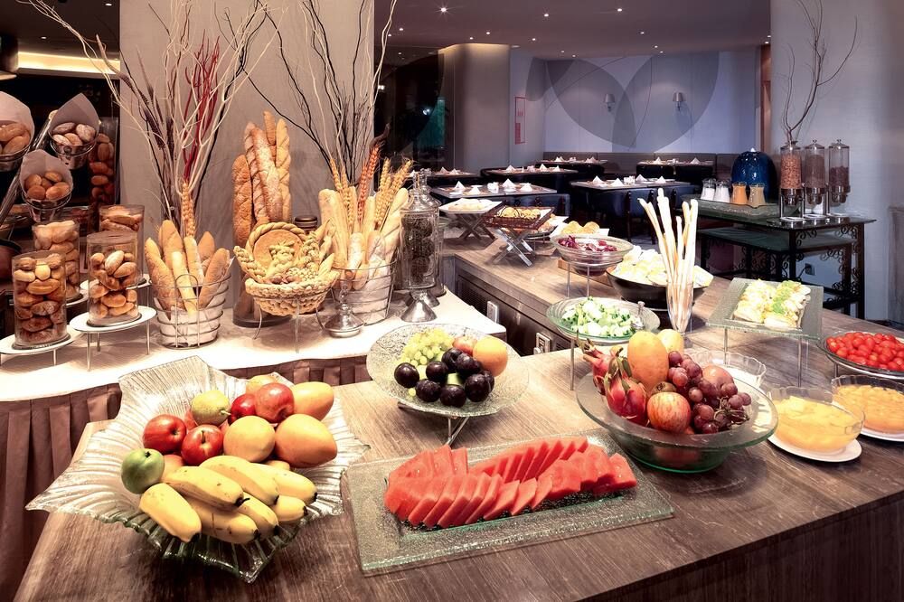 Novotel Shenzhen Watergate thumbnail 3