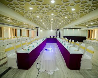Raj Park Tirupati - Tirupati - Toplantı odası