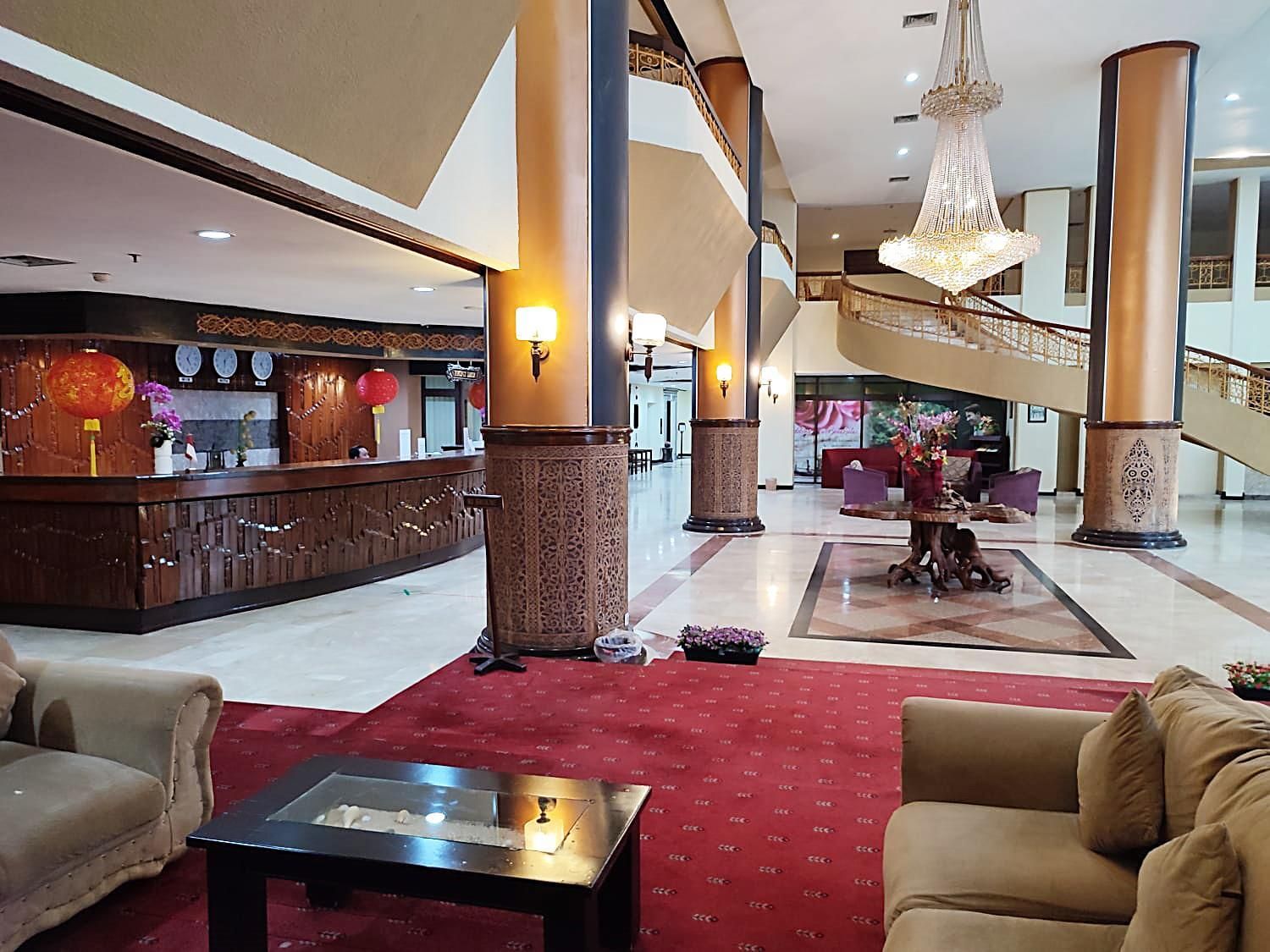 The New Benakutai Hotel - באליקפאפן - לובי