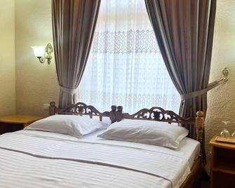 Hotel Caravan Serail - Samarkand - Bedroom