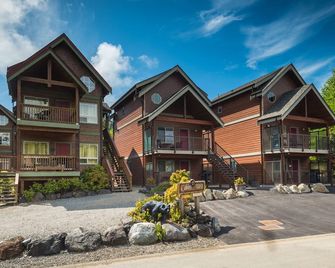 Cabins West - Ucluelet - Building