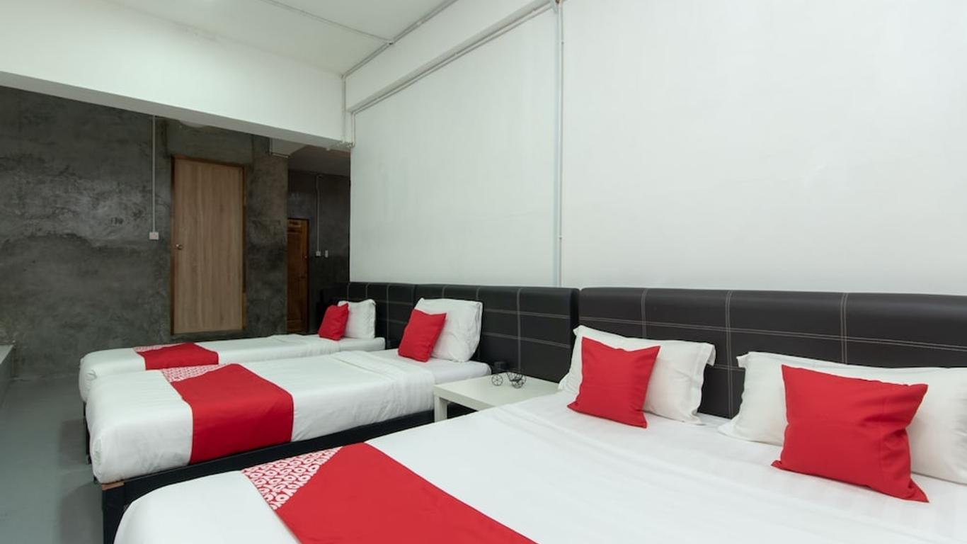 OYO 43993 Madsuite