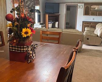 Spacious home in the heart of Utah’s National Parks and the Paiute ATV Trail - Circleville - Comedor