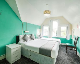 Devine Beach Hotel, Westcliff Southend-On-Sea - Westcliff-on-Sea - Slaapkamer