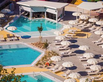 Aminess Style Camping Atea Glamping & Holiday Homes - Njivice - Pool